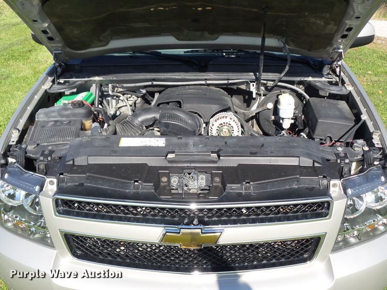 image for item EM9228 2009 Chevrolet Avalanche LT Crew Cab pickup truck