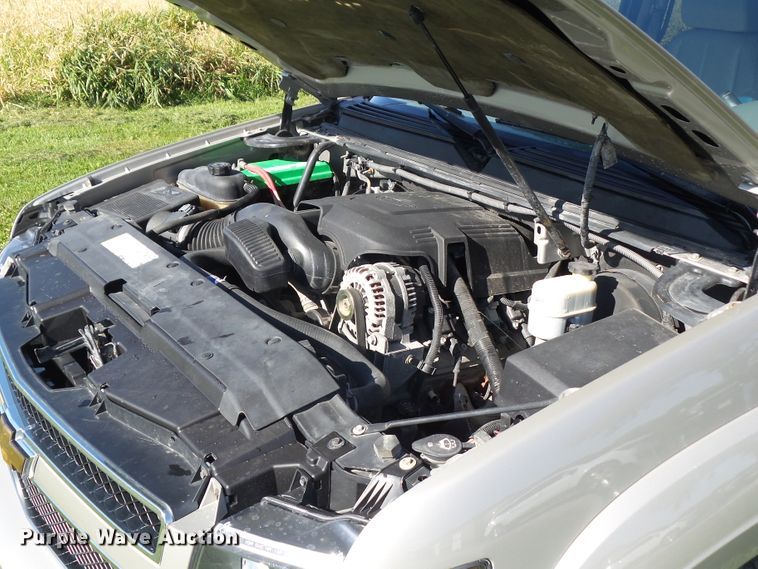 image for item EM9228 2009 Chevrolet Avalanche LT Crew Cab pickup truck