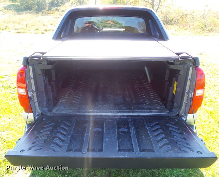 image for item EM9228 2009 Chevrolet Avalanche LT Crew Cab pickup truck
