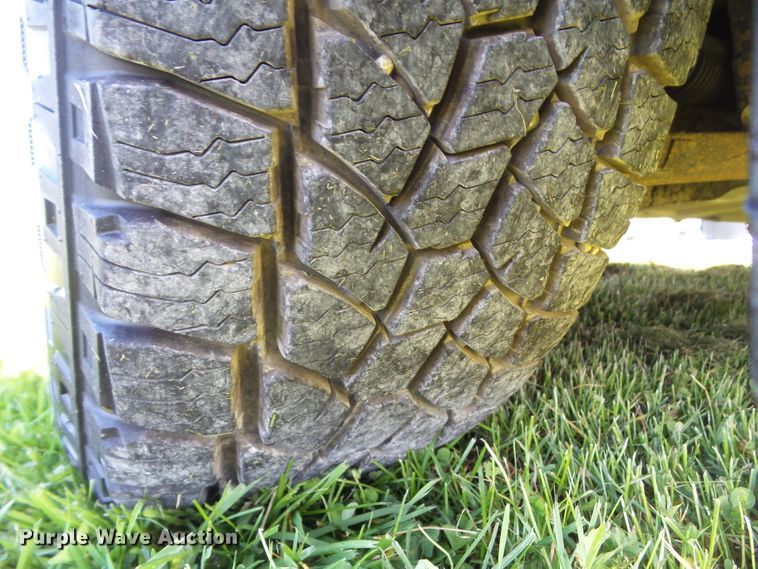 image for item EM9228 2009 Chevrolet Avalanche LT Crew Cab pickup truck