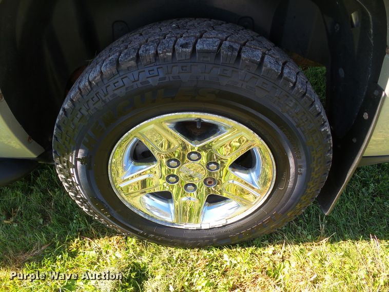 image for item EM9228 2009 Chevrolet Avalanche LT Crew Cab pickup truck