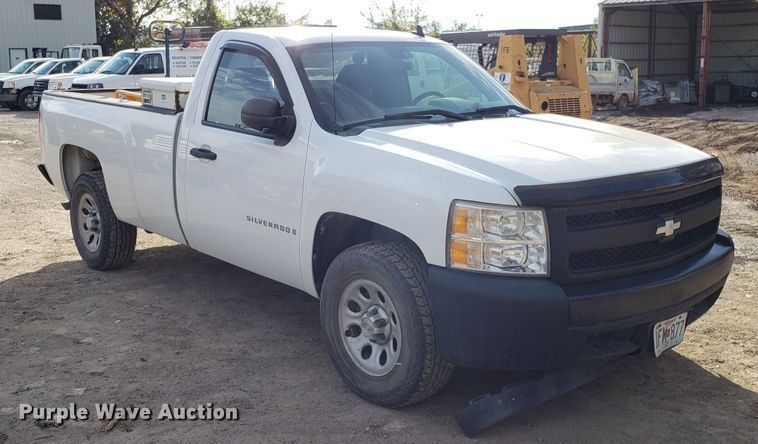 image for item ET9910 2008 Chevrolet Silverado 1500 pickup truck