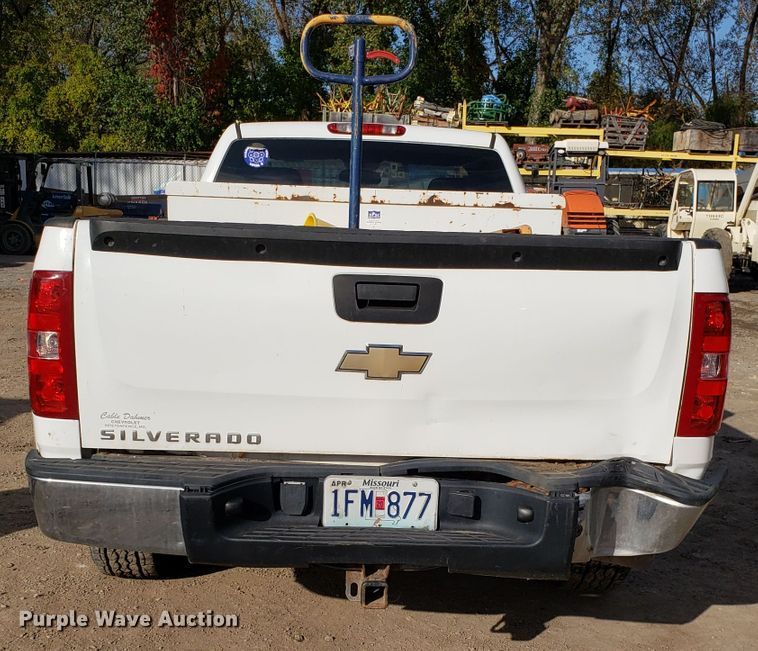 image for item ET9910 2008 Chevrolet Silverado 1500 pickup truck