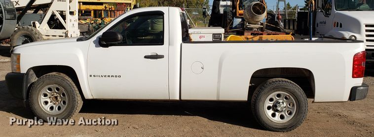 image for item ET9910 2008 Chevrolet Silverado 1500 pickup truck