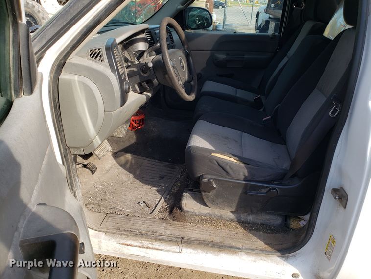 image for item ET9910 2008 Chevrolet Silverado 1500 pickup truck