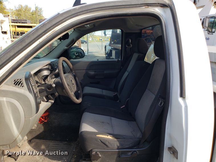 image for item ET9910 2008 Chevrolet Silverado 1500 pickup truck