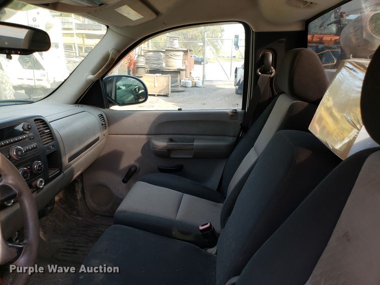 image for item ET9910 2008 Chevrolet Silverado 1500 pickup truck