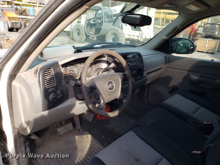 image for item ET9910 2008 Chevrolet Silverado 1500 pickup truck