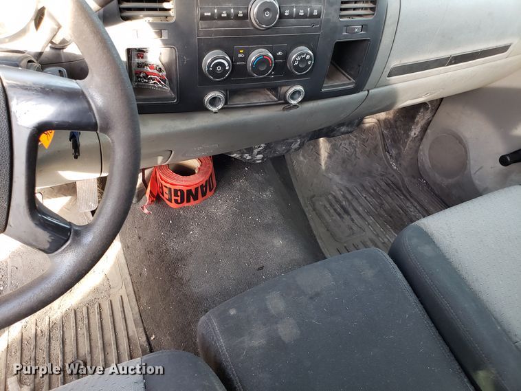 image for item ET9910 2008 Chevrolet Silverado 1500 pickup truck