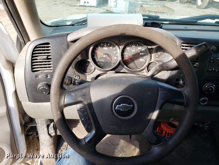 image for item ET9910 2008 Chevrolet Silverado 1500 pickup truck