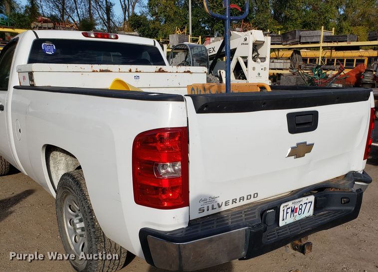 image for item ET9910 2008 Chevrolet Silverado 1500 pickup truck