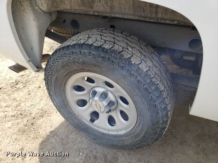 image for item ET9910 2008 Chevrolet Silverado 1500 pickup truck