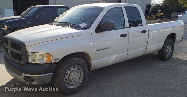 image for item ET9913 2005 Dodge Ram 2500 Quad Cab pickup truck