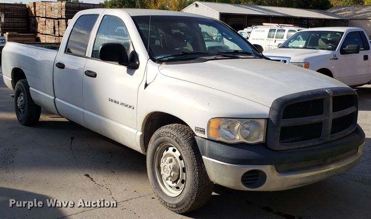 image for item ET9913 2005 Dodge Ram 2500 Quad Cab pickup truck