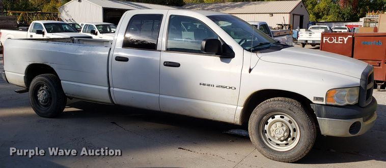 image for item ET9913 2005 Dodge Ram 2500 Quad Cab pickup truck