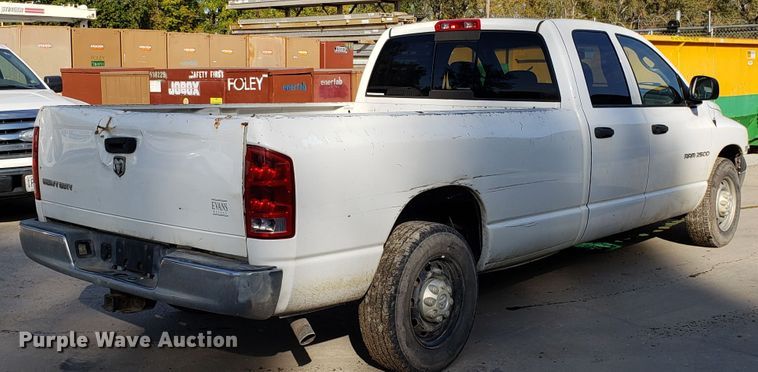 image for item ET9913 2005 Dodge Ram 2500 Quad Cab pickup truck
