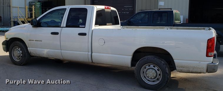 image for item ET9913 2005 Dodge Ram 2500 Quad Cab pickup truck