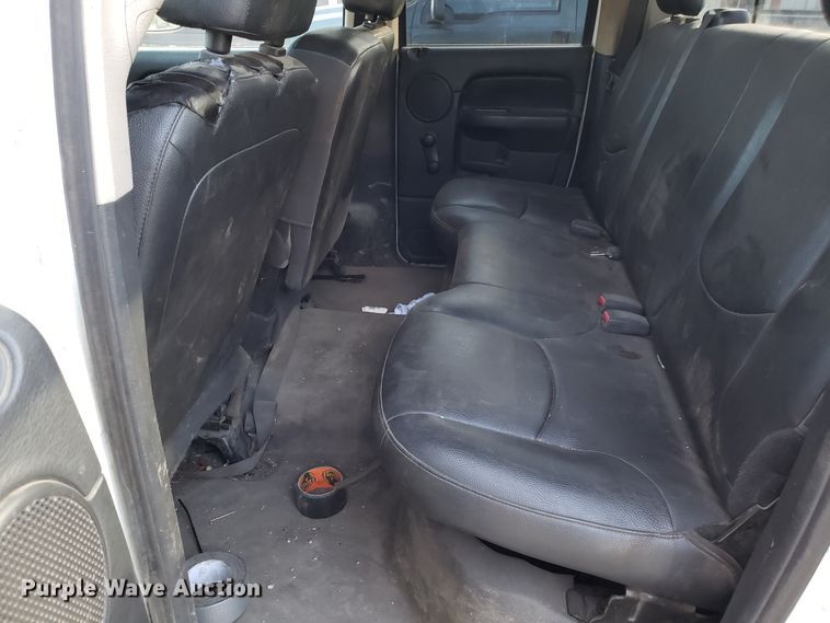 image for item ET9913 2005 Dodge Ram 2500 Quad Cab pickup truck