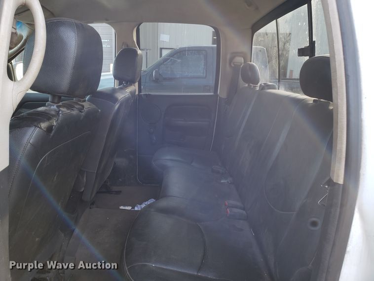 image for item ET9913 2005 Dodge Ram 2500 Quad Cab pickup truck