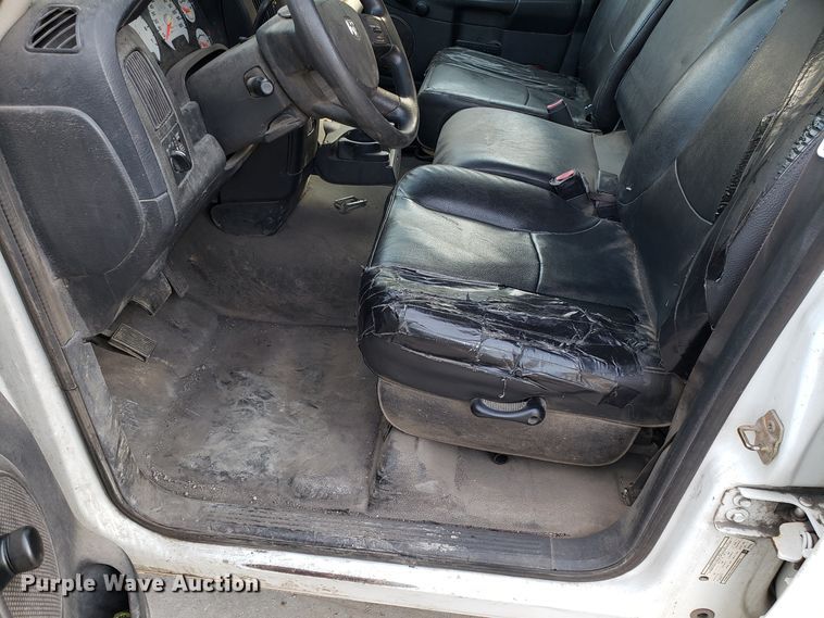 image for item ET9913 2005 Dodge Ram 2500 Quad Cab pickup truck