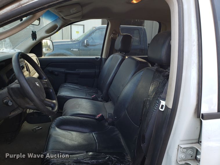 image for item ET9913 2005 Dodge Ram 2500 Quad Cab pickup truck