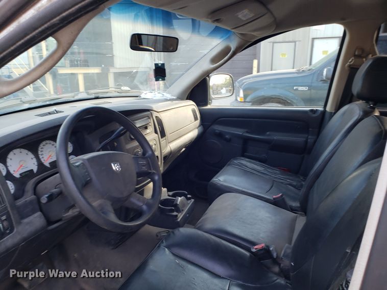 image for item ET9913 2005 Dodge Ram 2500 Quad Cab pickup truck