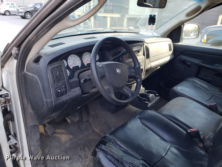 image for item ET9913 2005 Dodge Ram 2500 Quad Cab pickup truck