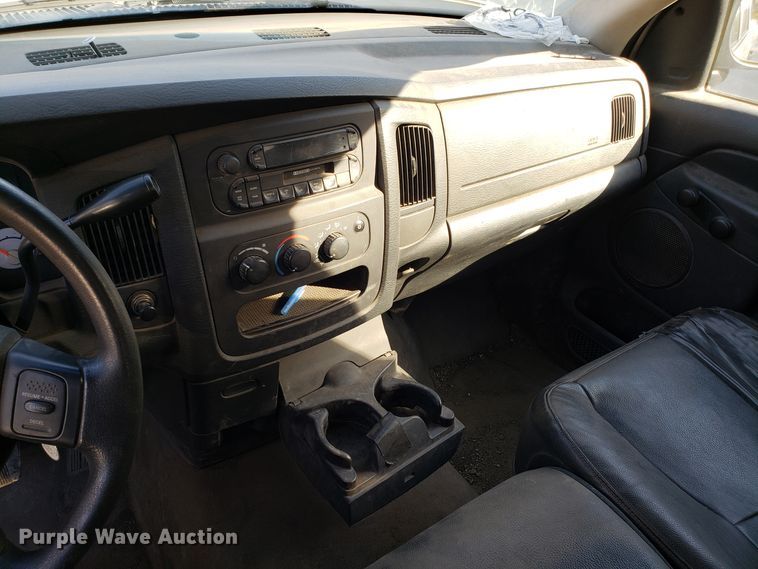 image for item ET9913 2005 Dodge Ram 2500 Quad Cab pickup truck