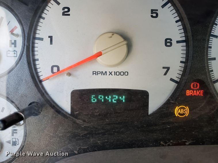 image for item ET9913 2005 Dodge Ram 2500 Quad Cab pickup truck