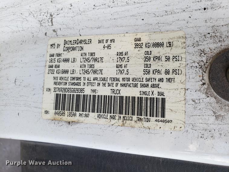 image for item ET9913 2005 Dodge Ram 2500 Quad Cab pickup truck