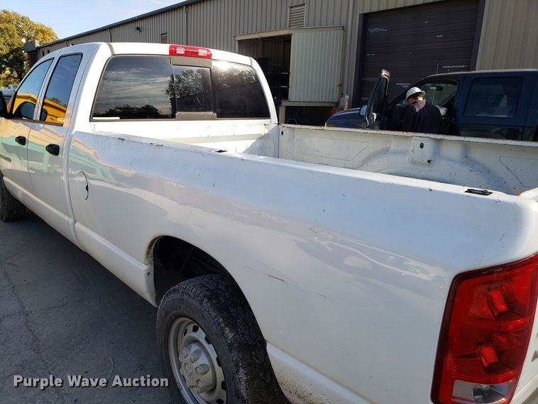 image for item ET9913 2005 Dodge Ram 2500 Quad Cab pickup truck