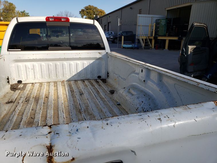 image for item ET9913 2005 Dodge Ram 2500 Quad Cab pickup truck