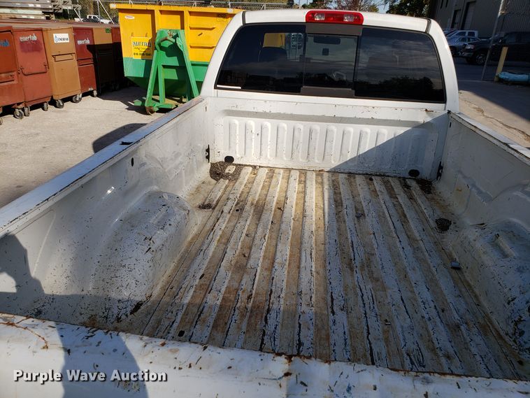 image for item ET9913 2005 Dodge Ram 2500 Quad Cab pickup truck