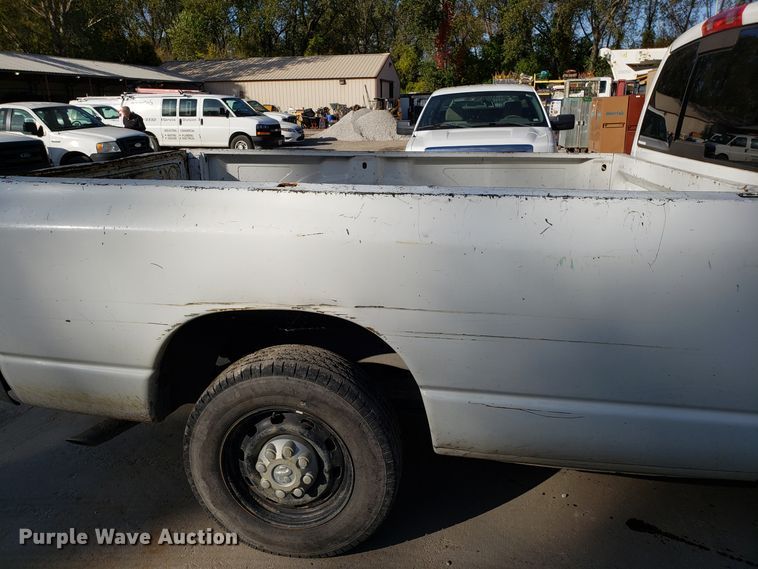 image for item ET9913 2005 Dodge Ram 2500 Quad Cab pickup truck