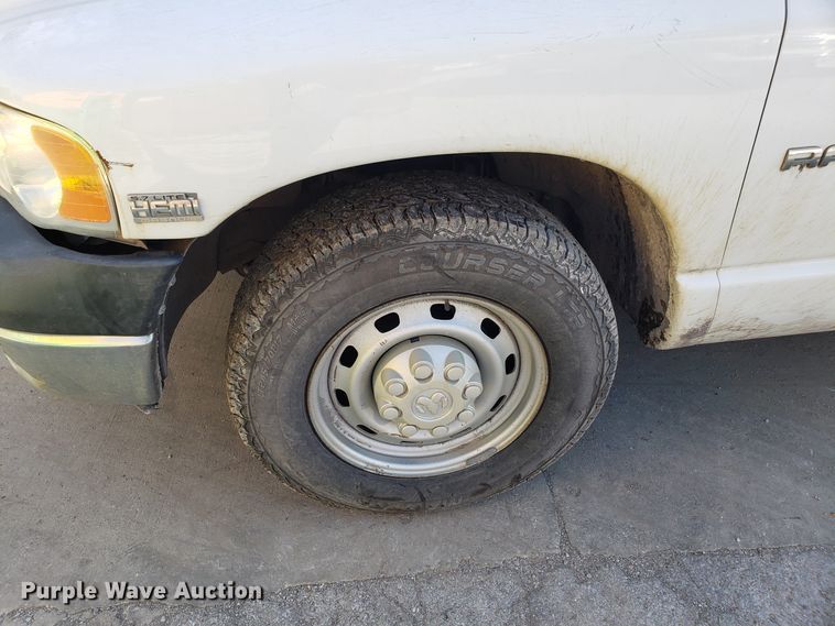 image for item ET9913 2005 Dodge Ram 2500 Quad Cab pickup truck