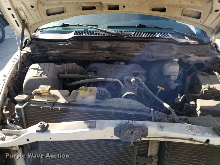 image for item ET9913 2005 Dodge Ram 2500 Quad Cab pickup truck