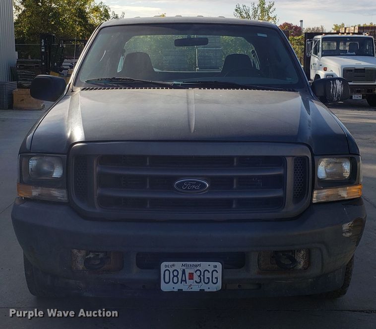 image for item ET9914 2004 Ford F350 Super Duty Crew Cab pickup truck