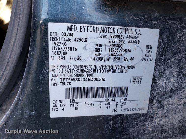 image for item ET9914 2004 Ford F350 Super Duty Crew Cab pickup truck