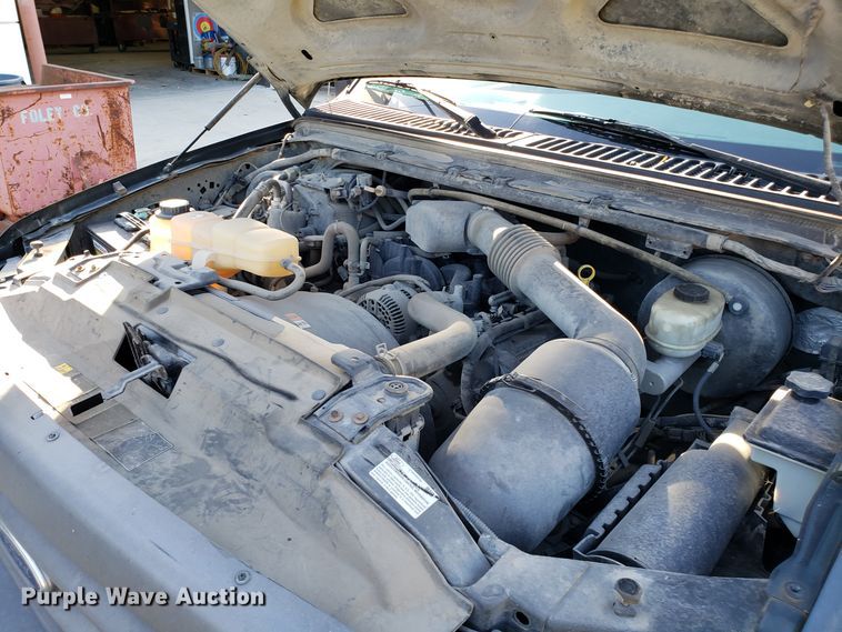 image for item ET9914 2004 Ford F350 Super Duty Crew Cab pickup truck