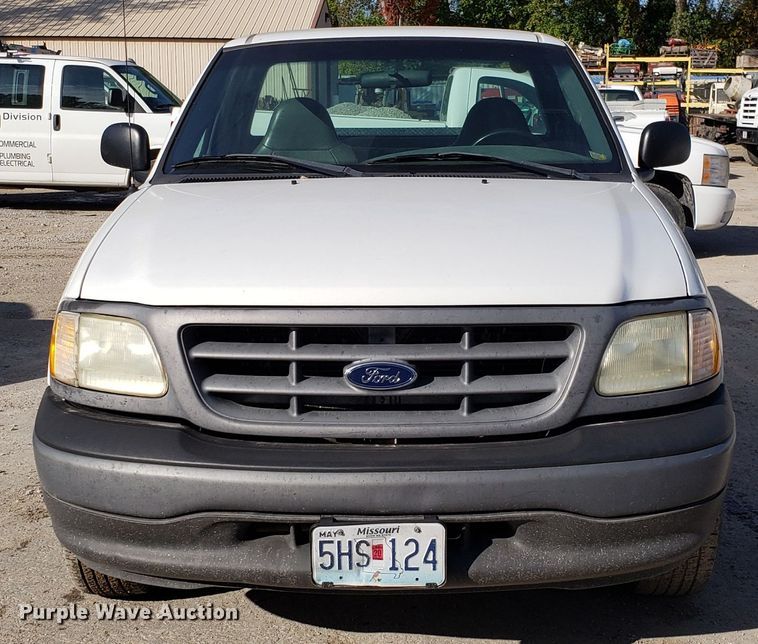 image for item ET9916 2002 Ford F150 pickup truck