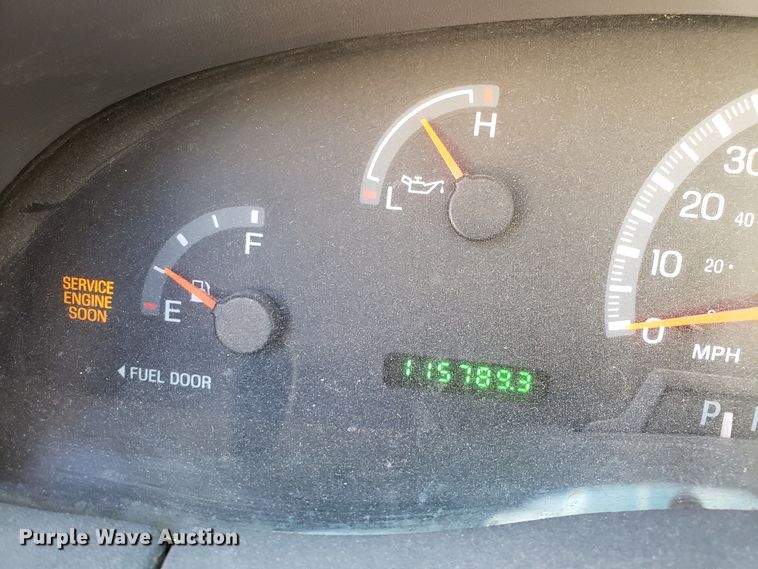 image for item ET9916 2002 Ford F150 pickup truck