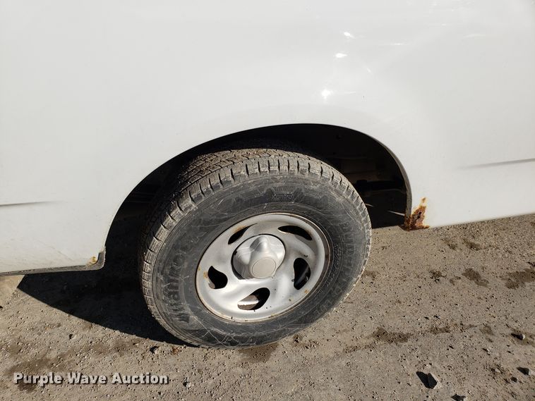 image for item ET9916 2002 Ford F150 pickup truck