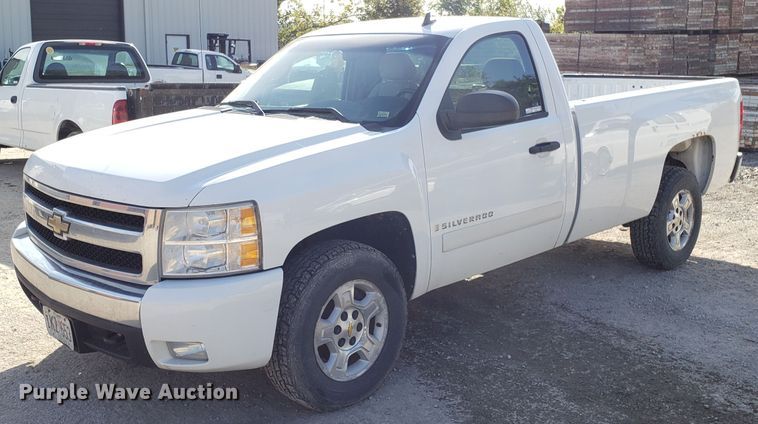 image for item ET9917 2008 Chevrolet Silverado 1500 pickup truck
