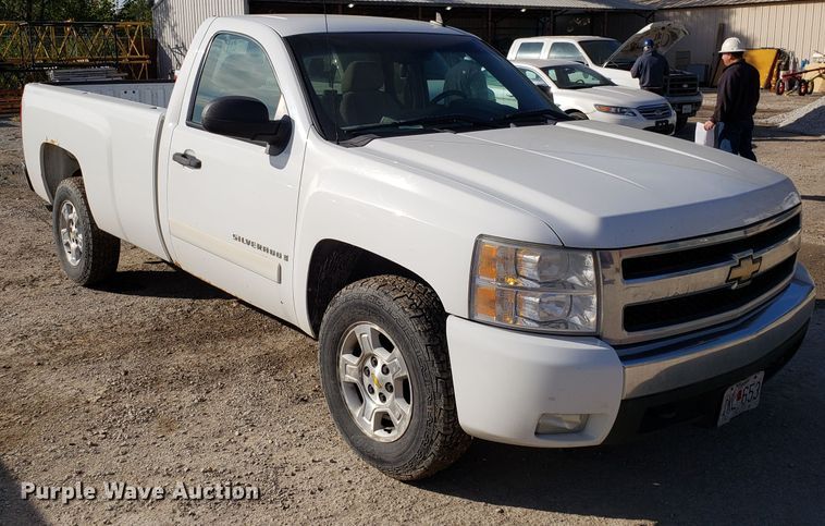 image for item ET9917 2008 Chevrolet Silverado 1500 pickup truck