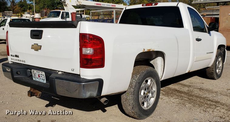 image for item ET9917 2008 Chevrolet Silverado 1500 pickup truck