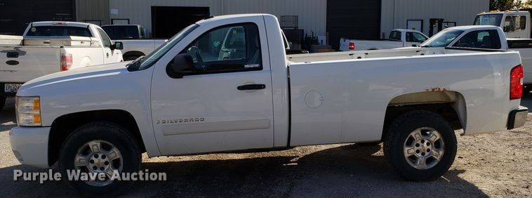 image for item ET9917 2008 Chevrolet Silverado 1500 pickup truck
