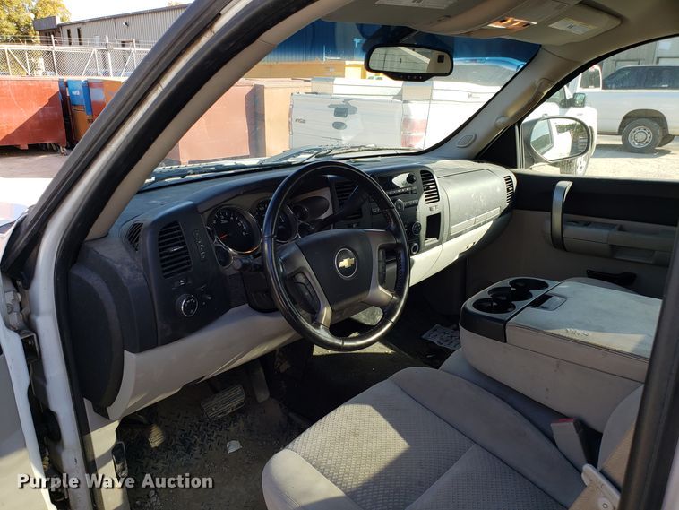 image for item ET9917 2008 Chevrolet Silverado 1500 pickup truck