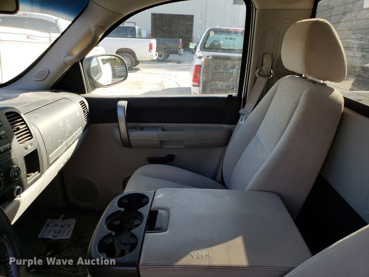 image for item ET9917 2008 Chevrolet Silverado 1500 pickup truck