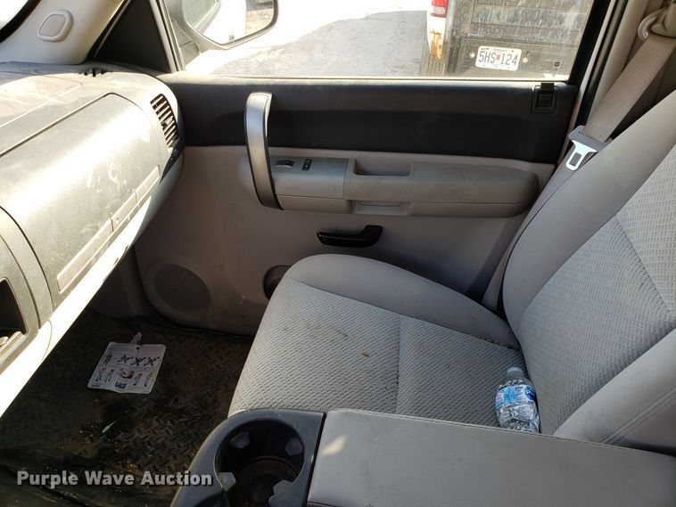 image for item ET9917 2008 Chevrolet Silverado 1500 pickup truck