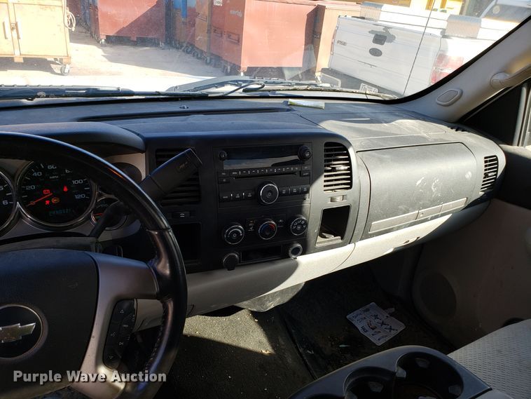 image for item ET9917 2008 Chevrolet Silverado 1500 pickup truck